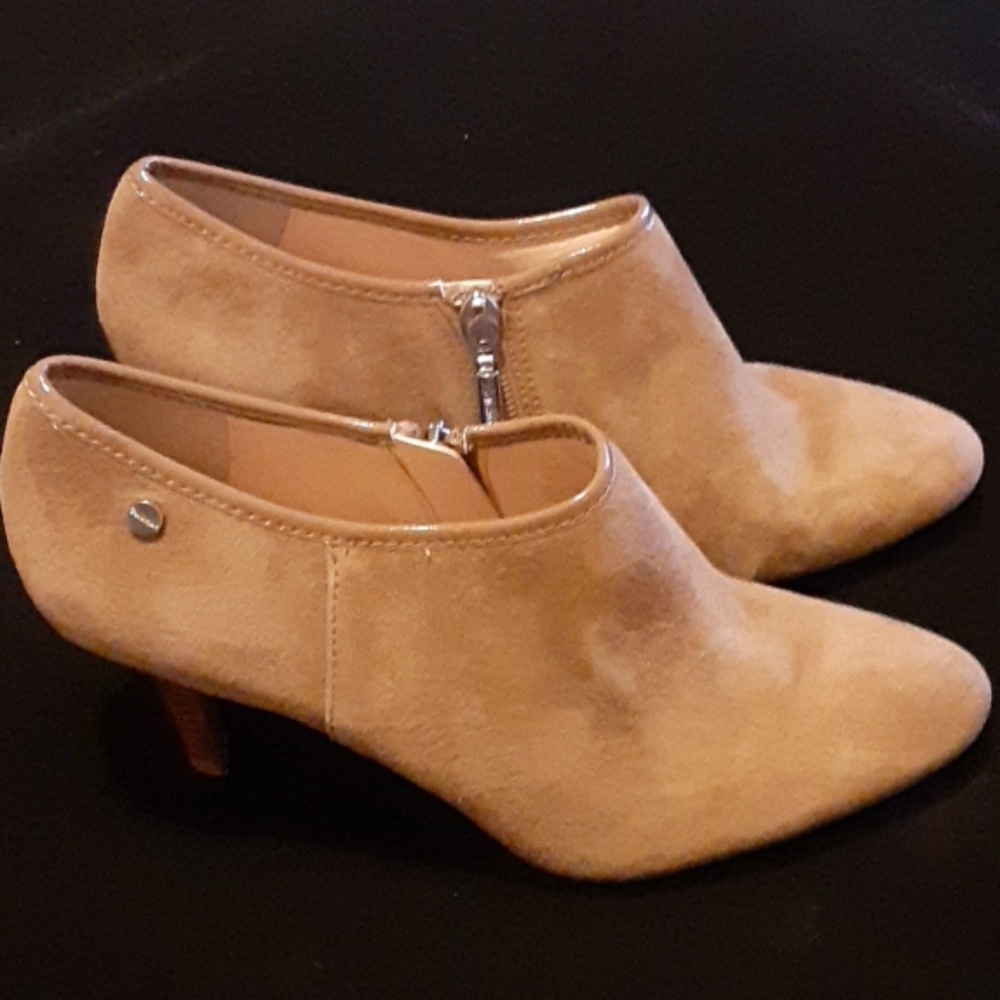 CalvinKlein ankle booties